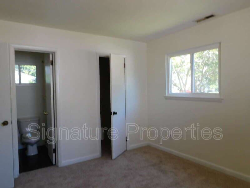 Virginia Beach House: 3825 Annie Ln