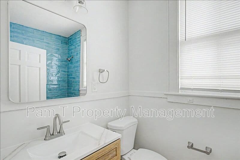 Savannah Condo: 613 W 39th St