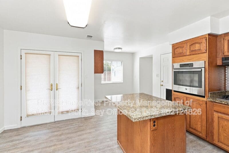 Rohnert Park House: 257 Allan Avenue