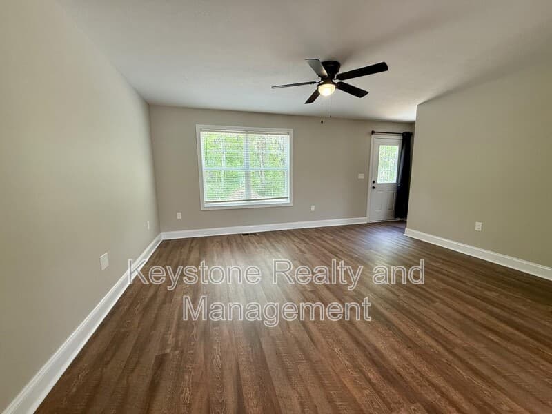 Waverly Townhome: 90 Ridge Road