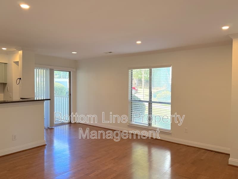Charlotte Condo: 2508 Cranbrook Lane