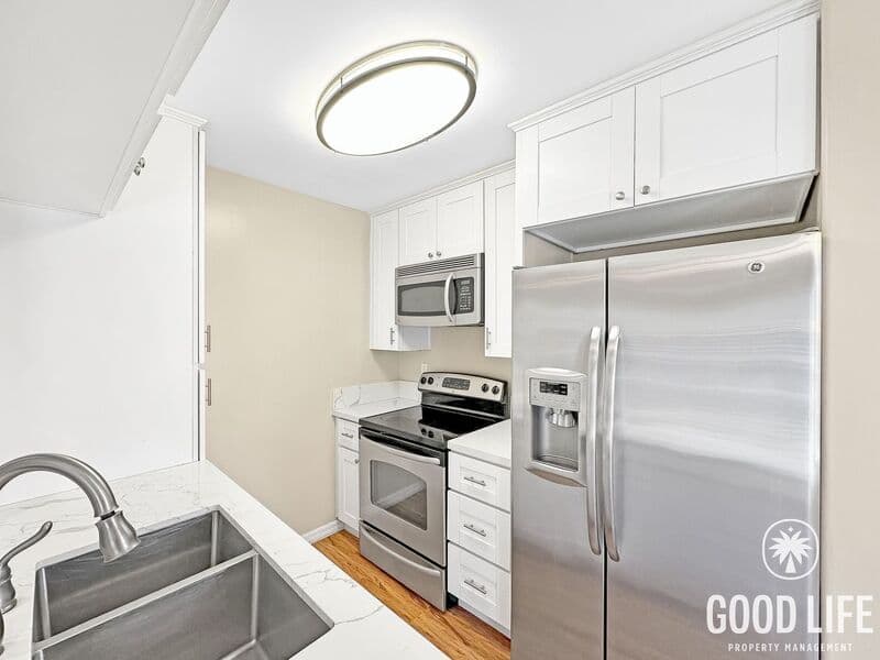 San Diego Townhome: 5252 Balboa Arms Drive