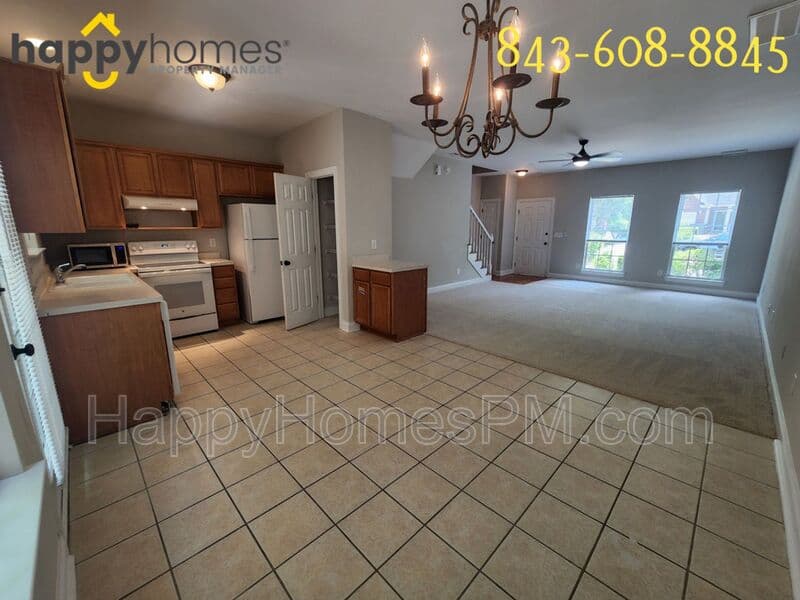Summerville House: 111 Walden Ridge Way