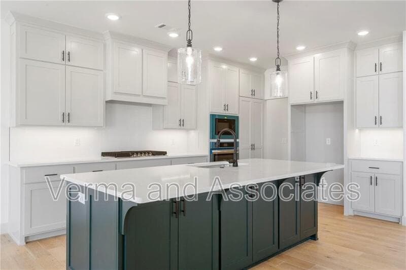 Centerton House: 1231 Mammoth St
