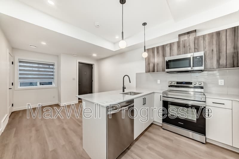 Edmonton Townhome: 15720 103 Ave
