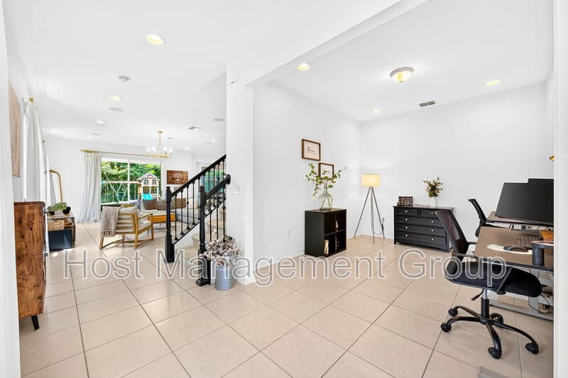 Orlando House: 8205 Bayliss Ct