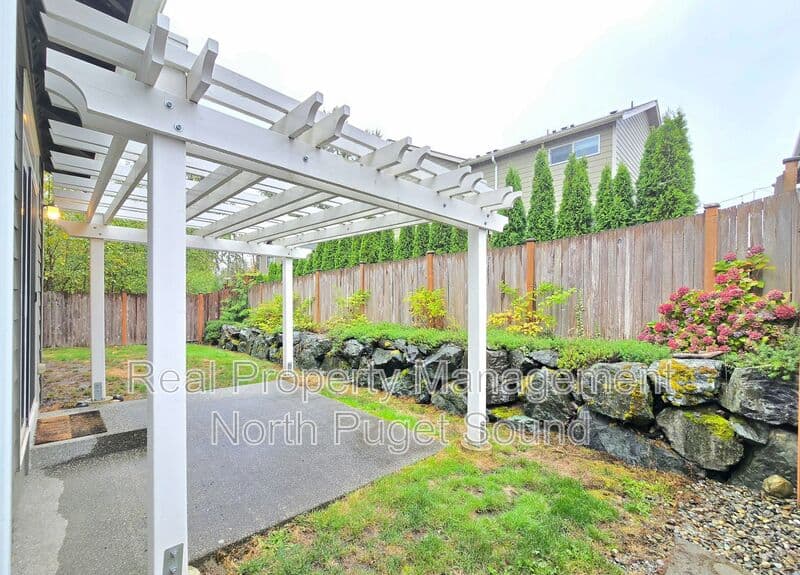 Marysville House: 8432 75th St NE