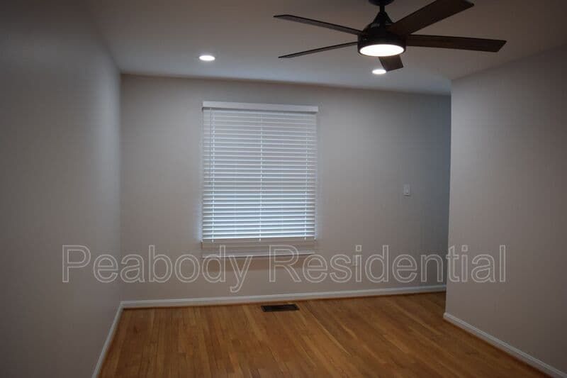 Alexandria House: 1013 N Vail St