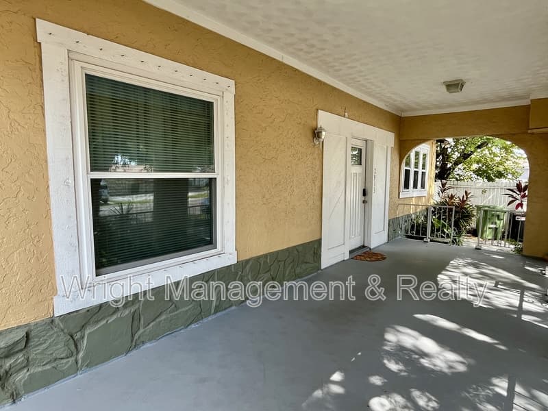 Tampa House: 2913 West Tampa Bay Boulevard