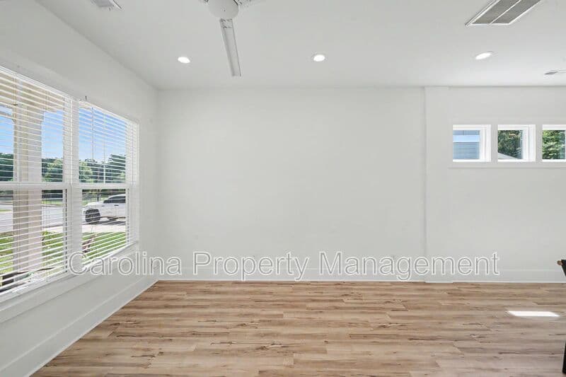 Charlotte House: 1521 Walton Rd