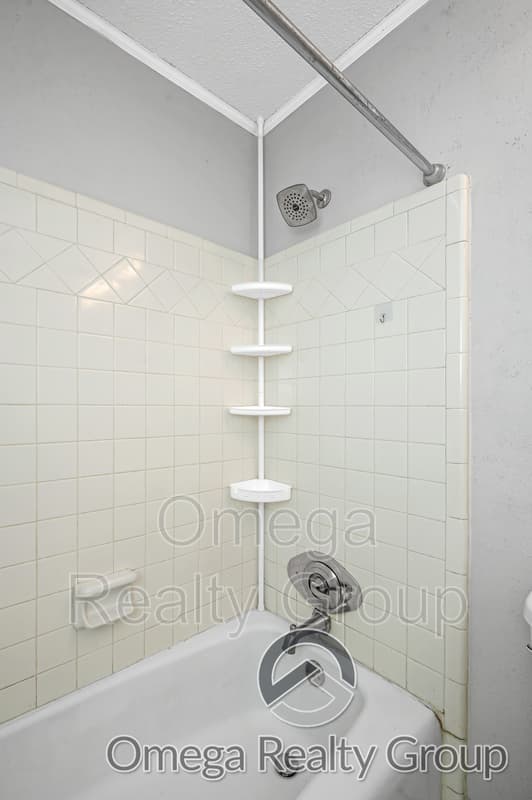 Alabaster House: 514 Navajo Cir