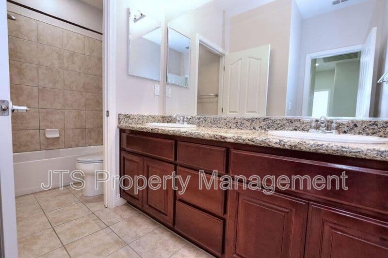 Sacramento House: 5424 Washoe Street