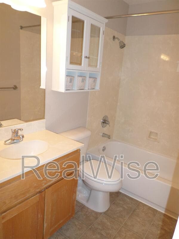 Medford Townhome: 450 Midway