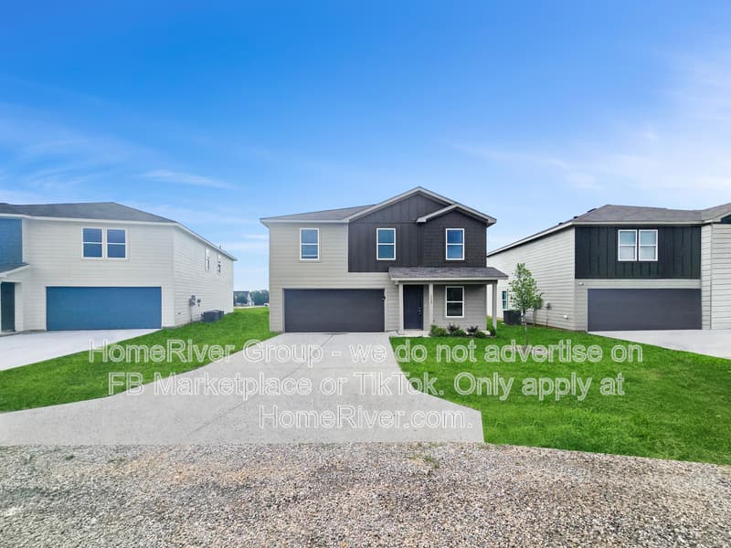 Granbury House: 137 Bluebonnet Way