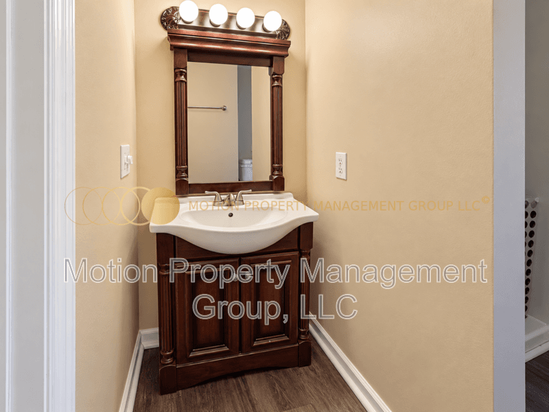Cleveland House: 1205 Fairway Dr SW