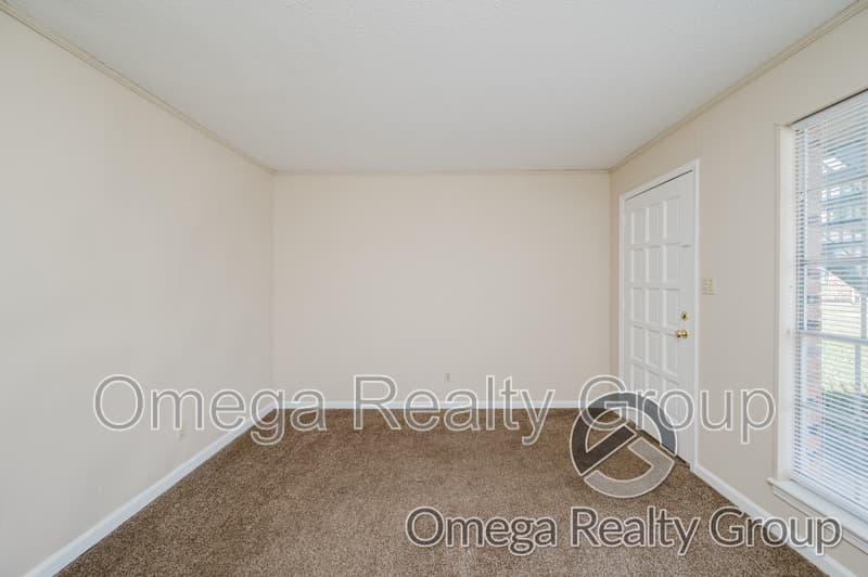 Leeds Condo: 8010 4th Ave