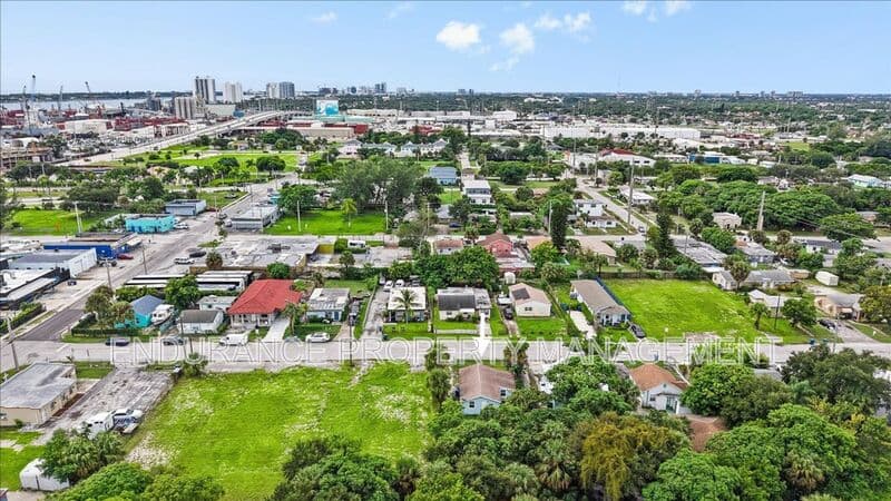 Riviera Beach House: 140 W 15th Street