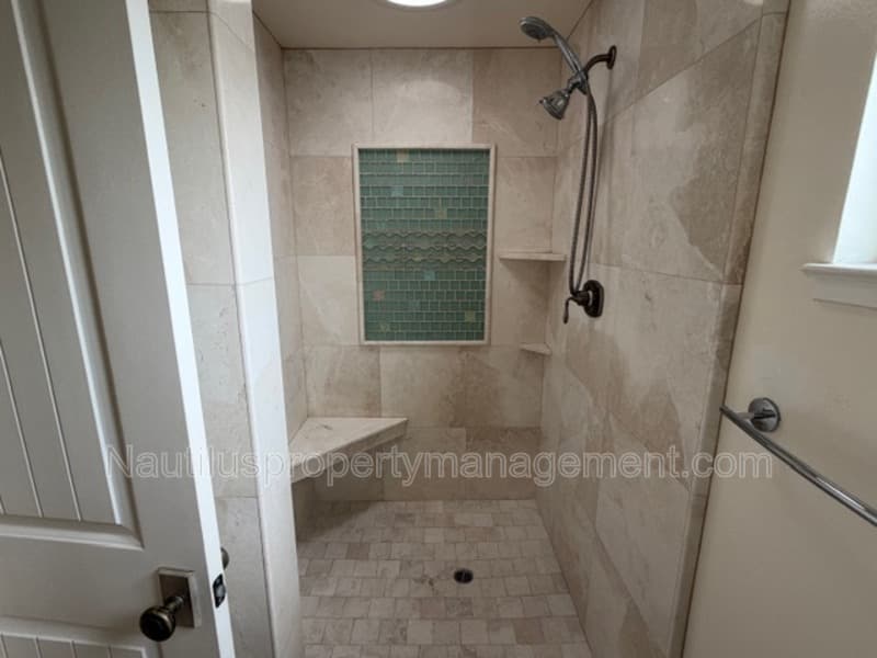 Santa Cruz House: 221 Blackpoint Lane
