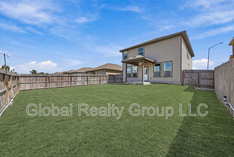 New Braunfels House: 174 Buttercup Bnd