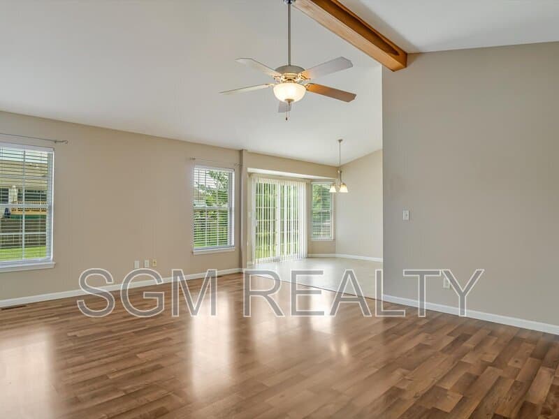 Waterloo House: 1116 Maplewood Ln