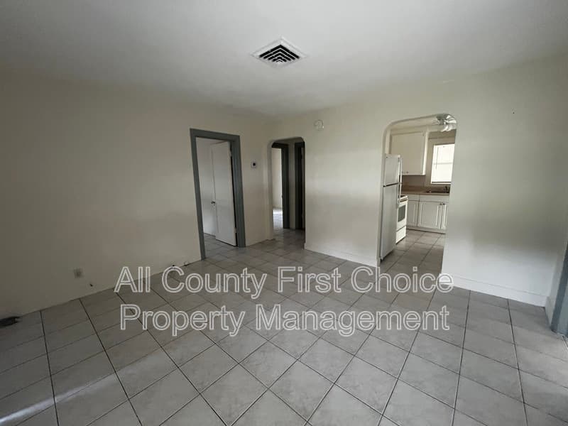 St. Petersburg House: 3821 18th St. N