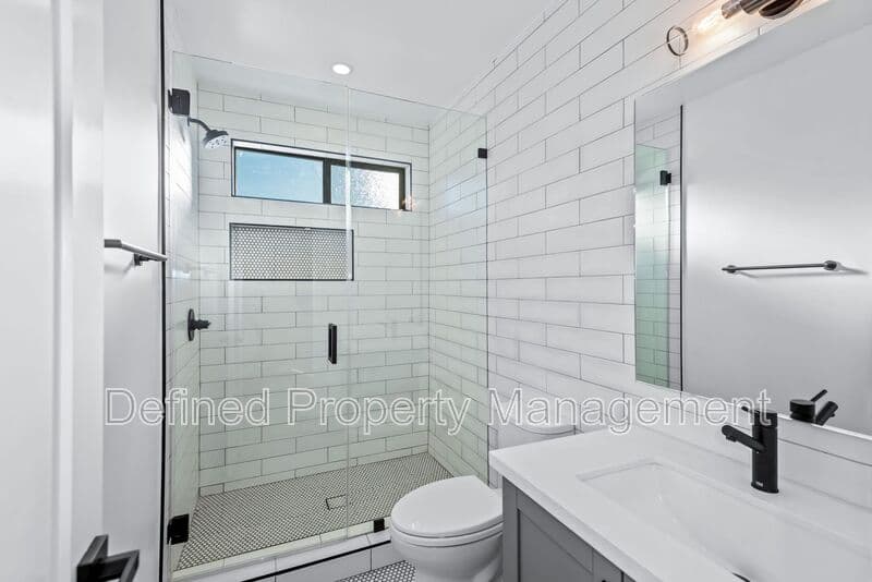 Los Angeles Condo: London 3415 - 3415 London Street Los Angeles, CA 90026