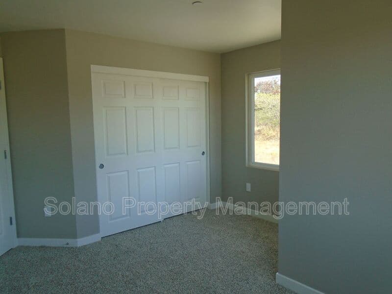 Vallejo House: 2401 Broadway St