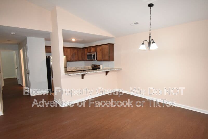 Fayetteville House: 1816 Tryon Dr