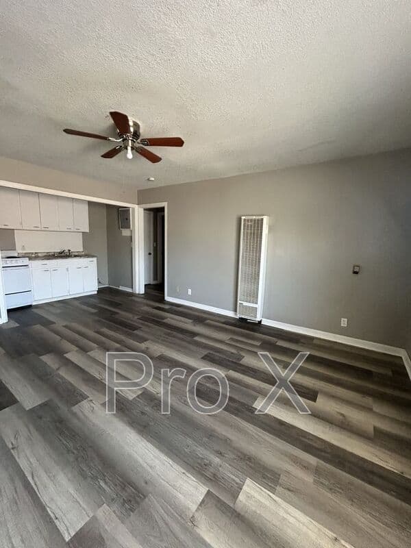 Baxter Springs House: 126 East 13th -Apt. 8