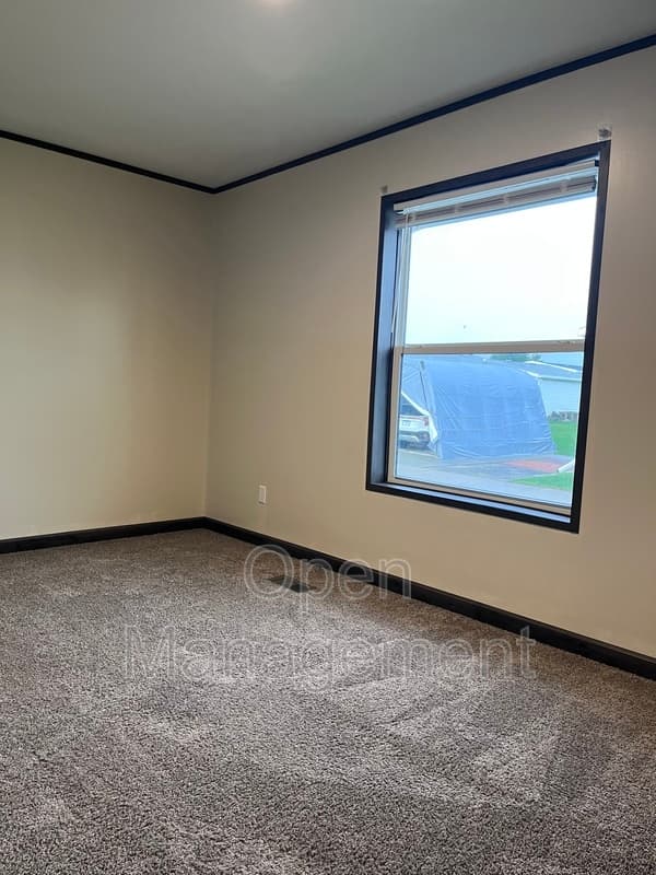 Huxley House: 511 East 1st Street