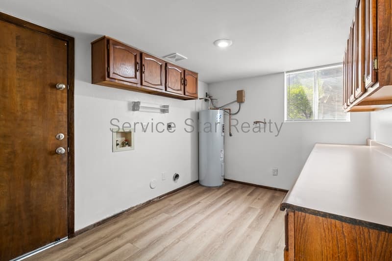Glendale House: 6142 W Sierra St