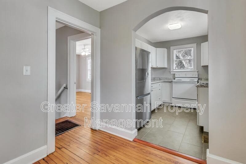 Savannah House: 916 East 35th Street