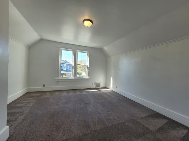 Appleton Condo: 207 E. Commercial St.