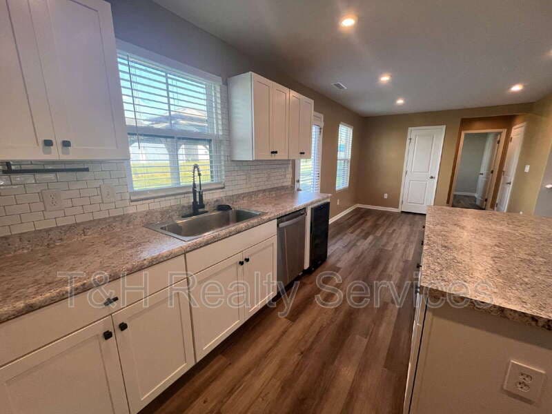 Ulen House: 854 McArthur Drive