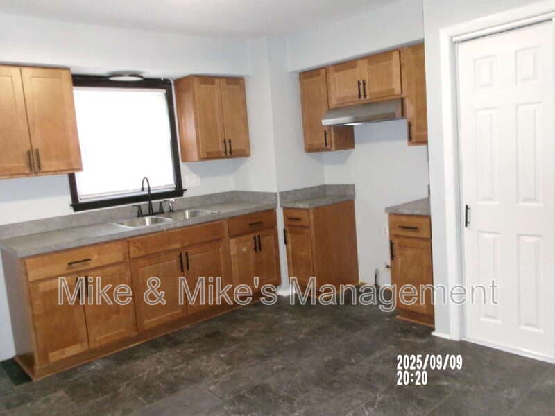Milwaukee Condo: 6400 North 73rd Street