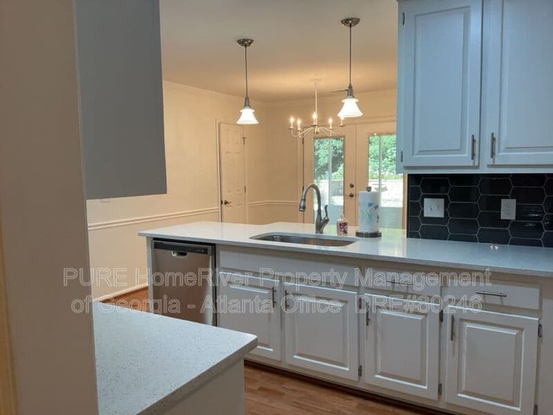 Alpharetta House: 8031 Henderson Ct