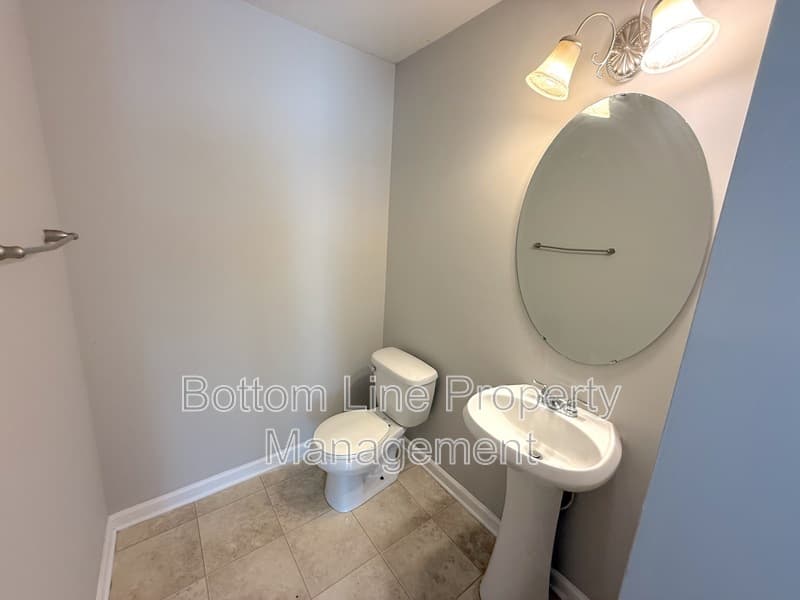 Charlotte House: 1320 Ben Livingston Rd