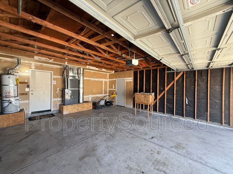Lathrop House: 15050 Hollyhock Ct