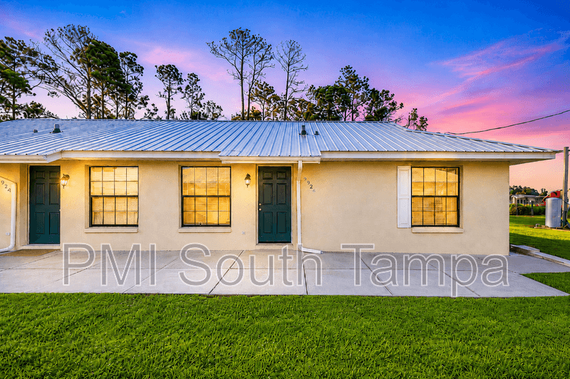 Dade City House: 9926 U.S. 98