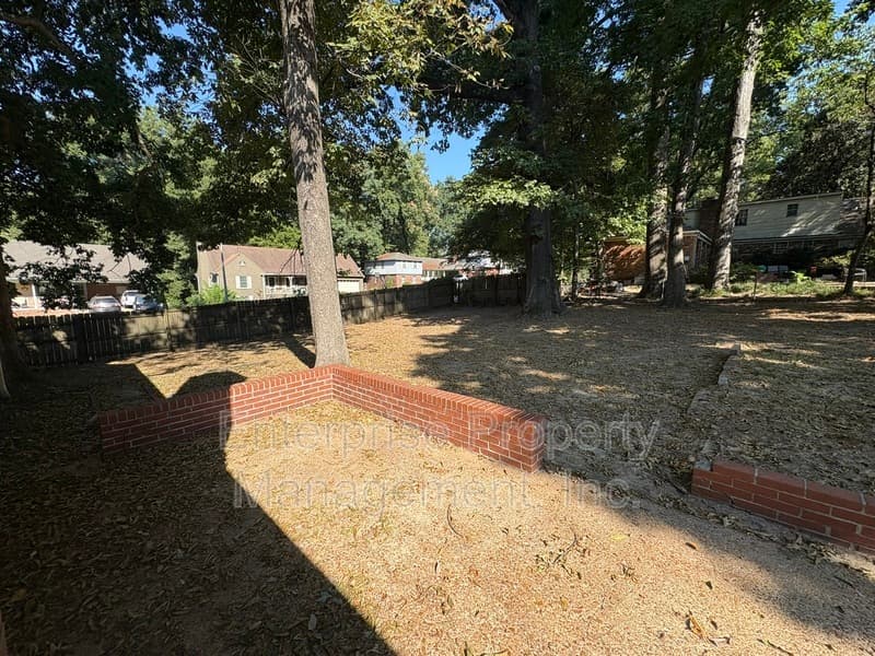 Memphis House: 3182 Casann Cv