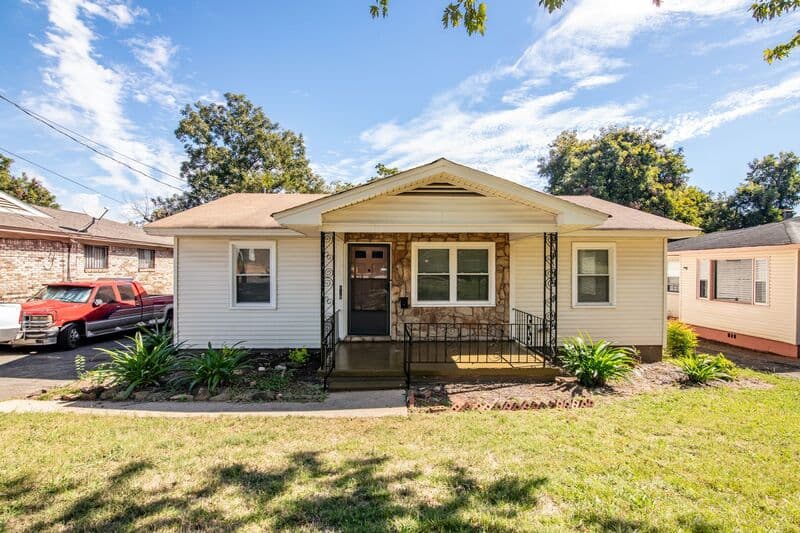 Birmingham House: 629 McCary SW