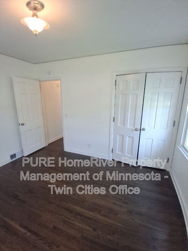 Saint Louis Park House: 2632 Toledo Avenue S
