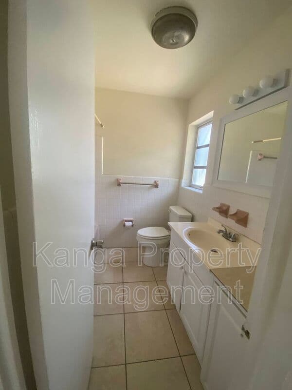 Lake Worth House: 918 11Th Ave N