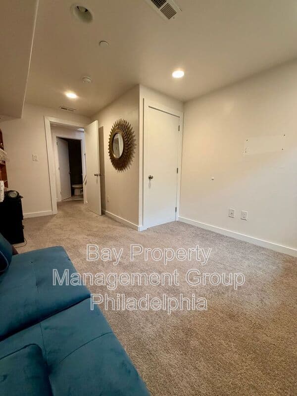 Philadelphia House: 1546 S Lambert St