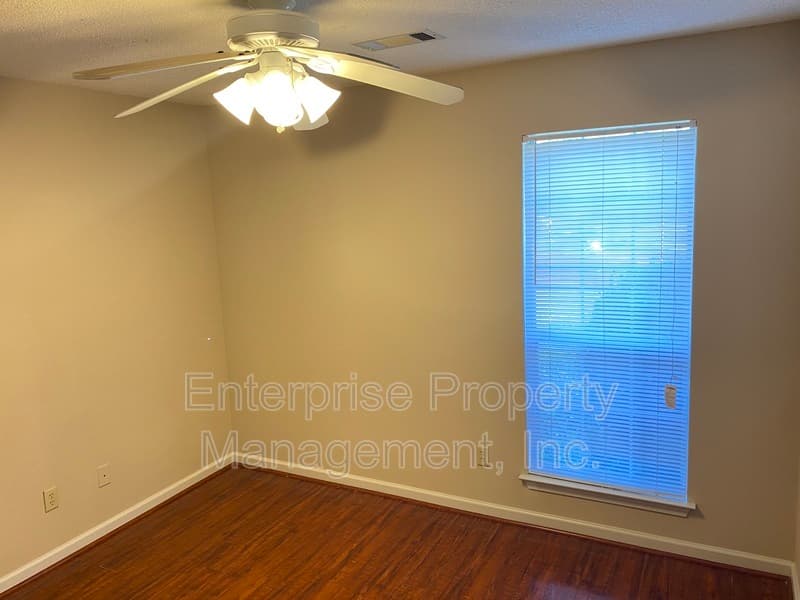 Memphis House: 3794 Walden Meadow Drive