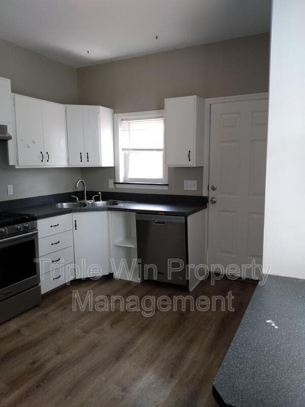 St. Louis House: 236 Wachtel Ave