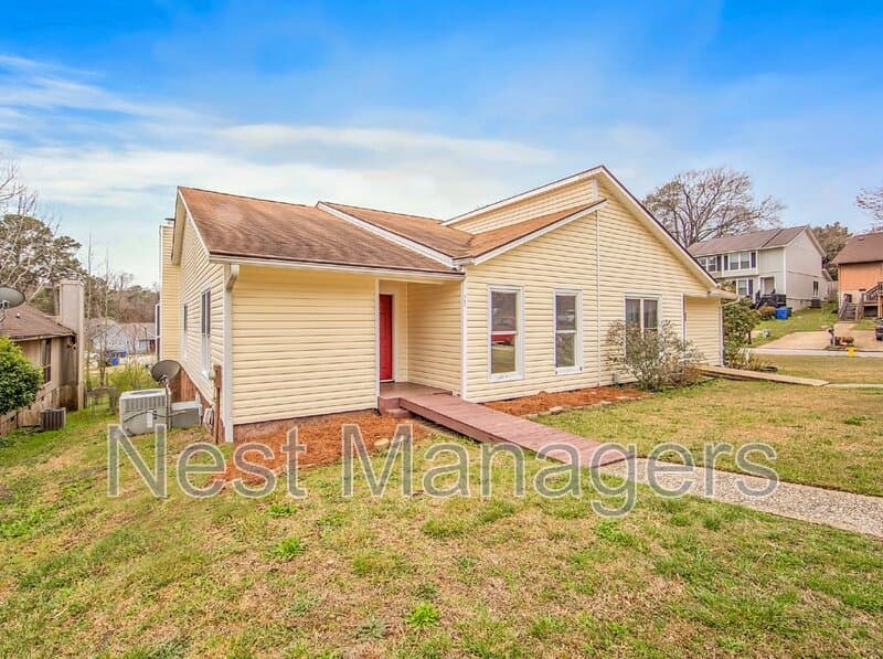 Fayetteville House: 502 Toxaway Court