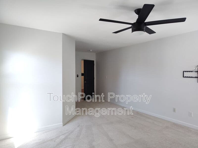 Charlotte House: 605 Lumber Ln