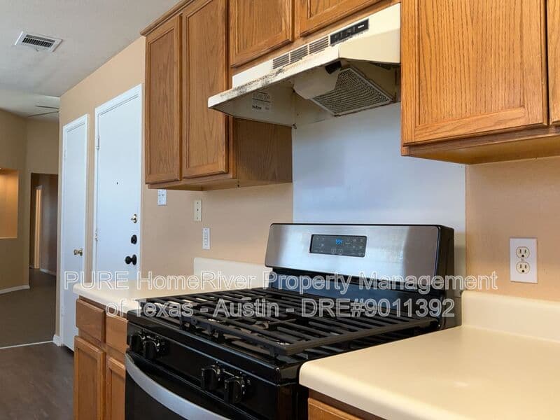 Round Rock Condo: 1001-A Christopher Ave