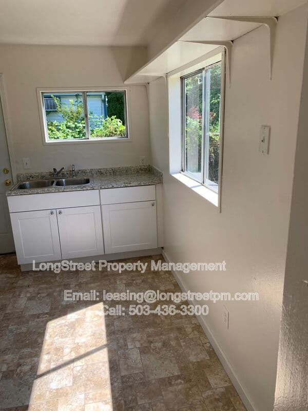 Corvallis House: 2425 SW Pickford